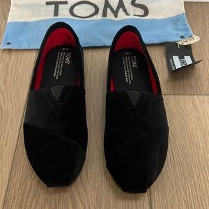 Toms suede flats